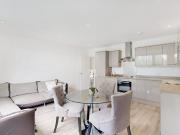Uxbridge Road, London W13 2 bed flat to rent £1,900 pcm...