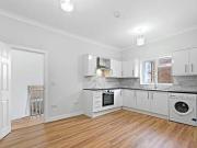 Uxbridge Road, Shepherds Bush, 2 Bedroom Apartment