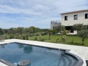 Uzès à pieds,villa sur beau terrain paysagé avec piscine