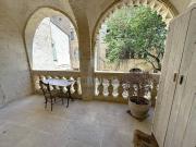 Uzès, centre ville. Appartement de charme avec terrasse