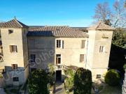 Uzès, ensemble immobilier avec son château et ses...