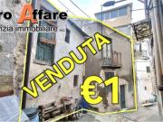 V004098 VENDESI CASA AD 1 € A CAMPOFRANCO 80 MQ