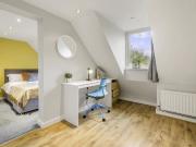 V2 VICTORIA TERRACE Leeds LS3 1BX