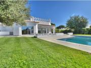 V3 +1 VILAMOURA Elegante moradia térrea próximo do golfe...