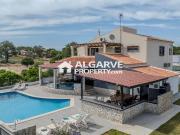 V5+1 Casa Independente num lote de 3.980m² – Ideal para...