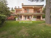 v. della Molara 31 5 vani 120mq