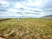 Vacant land Dual services !