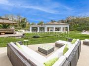 VALBONNE: Superbe villa à pied du village