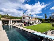 Valbonne: Villa d' Exception avec vue mer...