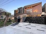 Valencia Town Exclusive Edition! Modern 1 Kanal House...