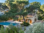 VALLAURIS MAISON DANS DOMAINE PRIVEE JARDIN PISCINE