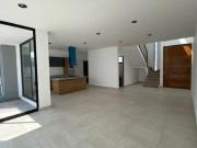 Valle de Juriquilla VENTA. Casa con doble altura, 3...