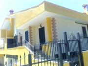 VALLE FIORITA | Villa su 3 livelli | Giardino e box auto