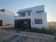 valle imperial casa en renta