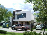 VALLE REAL. COTO NAPOLES. VENTA CASA MINIMALISTA. 4...