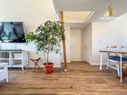 VALPARAÍSO. ARRIENDO DPTO REMODELADO COMPLETAMENTE AMOBLADO