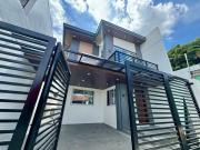 Value Packed Home with ACs, Beds & Built Ins in Hobart...