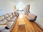 Varcoe Gardens, Hayes UB3, 2 bed flat to rent, £1,850...