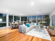 Vast Penthouse Rooftop Retreat with Spectacular 360...