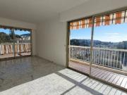 Vaste 2 pièces Terrasse stationnement vue mer