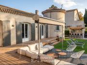 Vaste demeure avec piscine et vue panoramique sur Valence