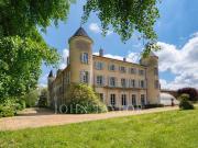 Vaste domaine et dépendances, 1 400 m² dans un parc de...