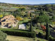 Vaugines au pied du Luberon magnifique propriété de...