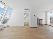 VDG18 Lichtdurchflutete 3 Zimmer DG Wohnung mit Terrasse...