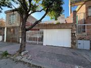 ¡ VDO CASA 2 DORM CON PATIO Y GARAJE A MTRS DEL CENTRO...