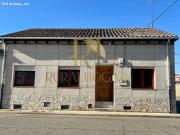 VEGUELLINA DE ÓRBIGO: Casa acogedora con patio!