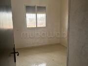 Vend appartement à Cité Adrar. 3 belles chambres. Belle...