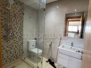 Vend appartement à Harhoura. 3 pièces. Ascenseur et terrasse
