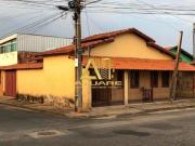 VENDA Casa em lote de esquina! Localizada no bairro...