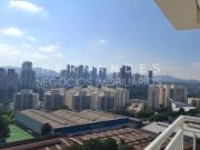 Venda de Apartamento de 3 Quartos com Suíte e 2 Vagas de...