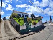 VENDA de CASA MORADIA com Jardim, Entrada Lateral e...