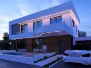 Venda de Moradia Contemporânea T3/ T4 com Piscina Lote...