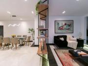 Venda Elegante Casa em Condomínio São Paulo II, 4 suítes...