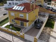 Venda moradia unifamiliar T4 5 assoalhadas em Algueirão...