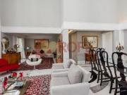 Venda no Condomínio MayFair | 373m² sendo 3 suítes e 4...