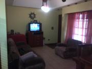 Vende casa 3 ambientes en 3 plantas Lomas del mirador...