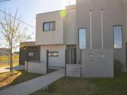 VENDE CASA 3 DORMITORIOS ECOVIDA VILLA AMELIA