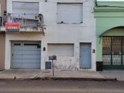 VENDE CASA CENTRICA DE DOS PLANTAS A METROS DE COSTANERA!