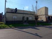 VENDE CASA CON AMPLIO PATIO!