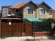 Vende Casa Cuatro Dormitorios Estacionamiento