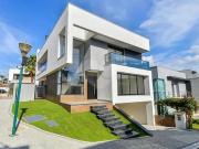 VENDE CASA NOVA EM CONDOMINIO 4 SUÍTES NO BOA VISTA