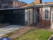 VENDE: Casa zona Gobernador Crespo y Blas Parera
