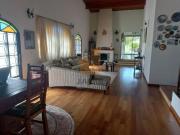 VENDE CHACARA COM PORTEIRA FECHADA