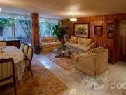 Vende departamento con 2 patios jardín privados