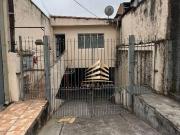 Vende excelente casa no Parque Continental