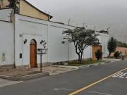 VENDE HERMOSA CASA DE DOS PISOS EN LA MOLINA